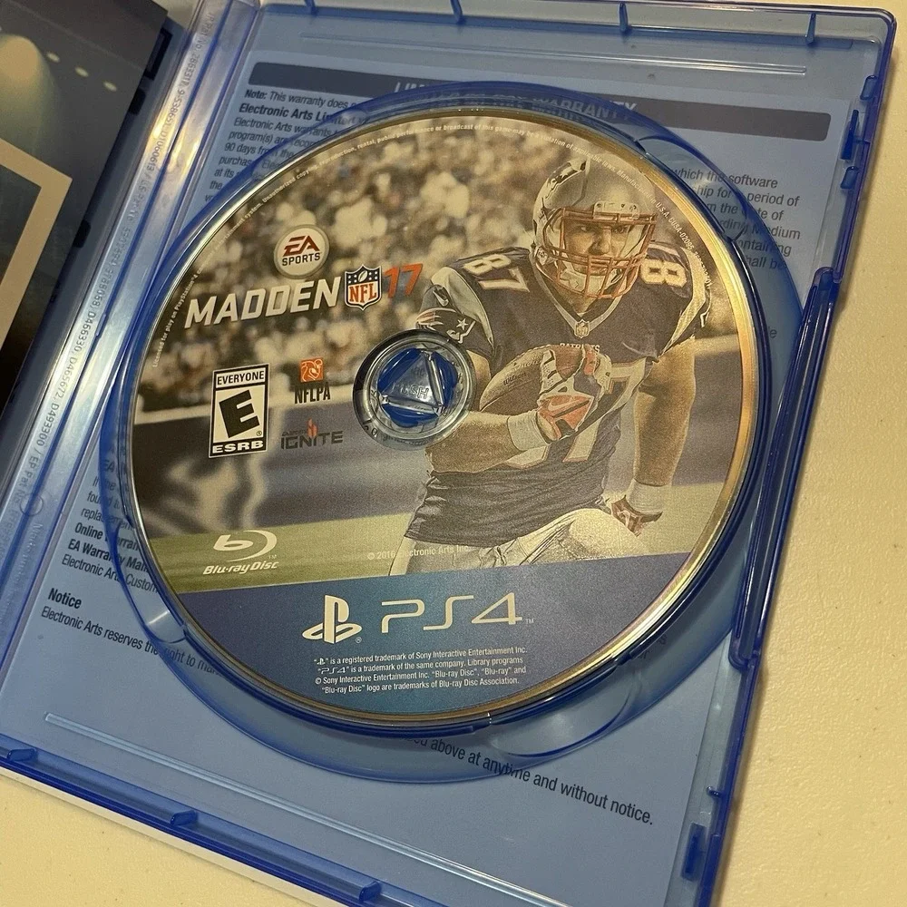Madden NFL 17 - Sony PlayStation‎ 4